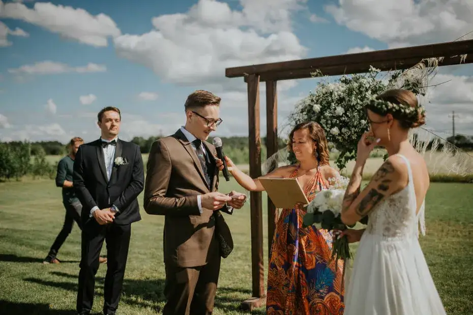 Ślub humanistyczny: Co to jest, czy jest legalny i jak go zorganizować?