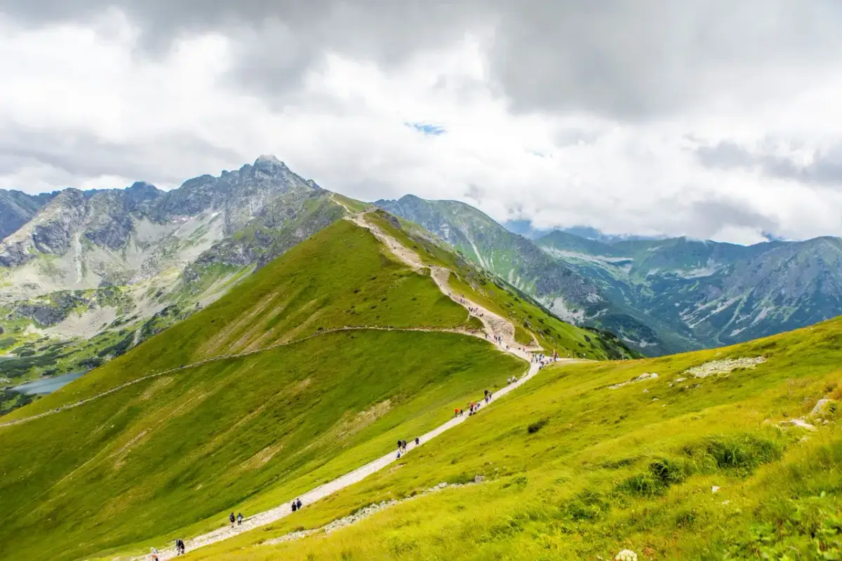 Gdzie w góry w Polsce? Odkryj idealne miejsce dla siebie!
