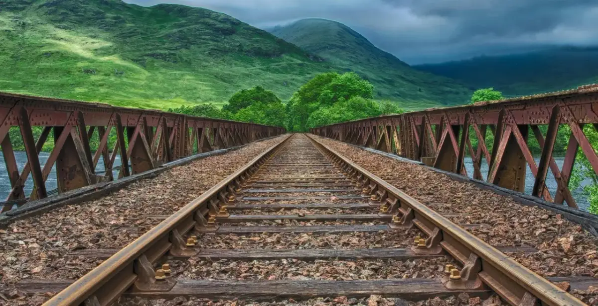 Pociągiem z Rzeszowa w góry: Najlepsze trasy dla miłośników Bieszczad