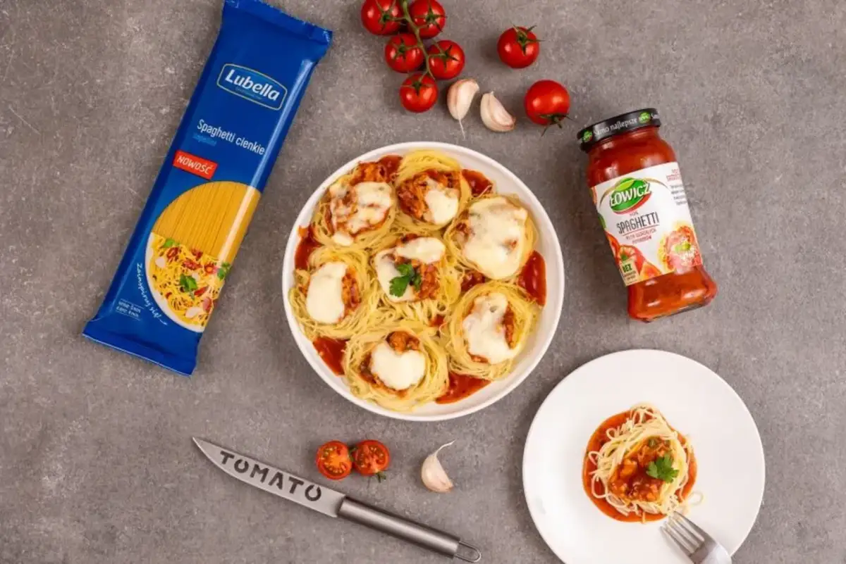 Pyszne zapiekane spaghetti z mięsem i serem – łatwy przepis na obiad