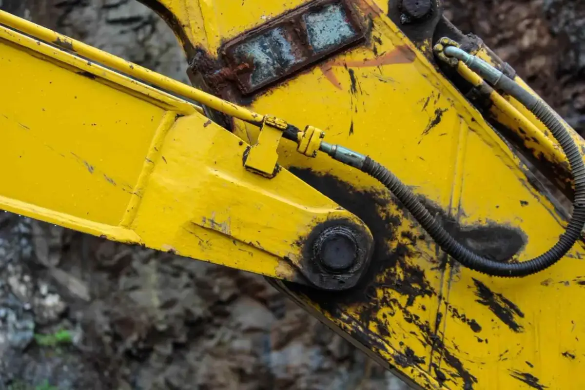 Jaki smar do koparki? Wybór EP-2, MoS2 i NLGI 2