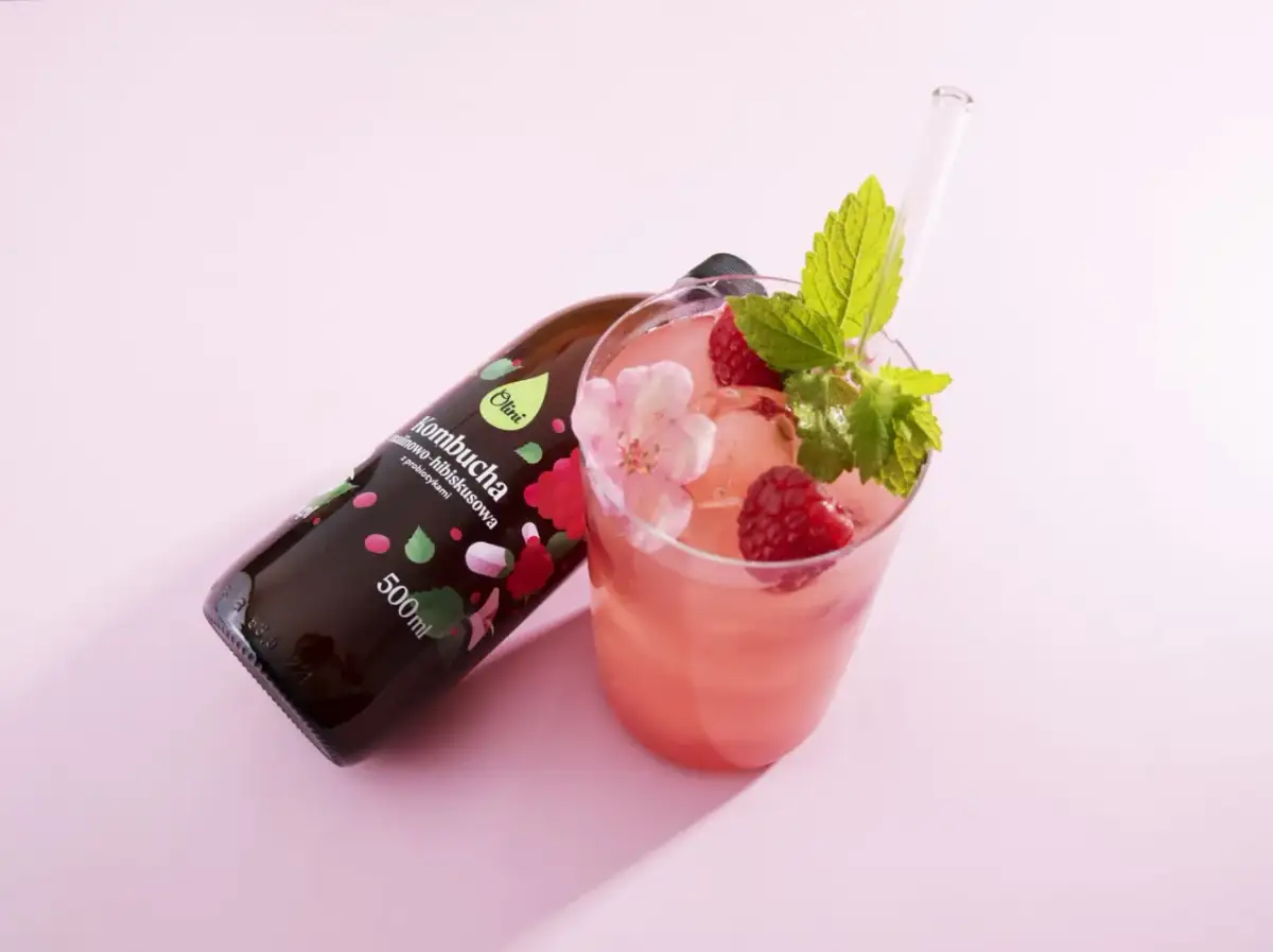 Kombucha: Co to jest? Odkryj smak i zdrowie w butelce.