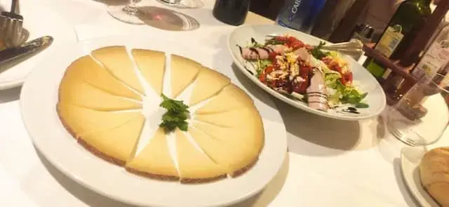 La Casa de las Pulgas: Deliciosas tapas y la especialidad secreta