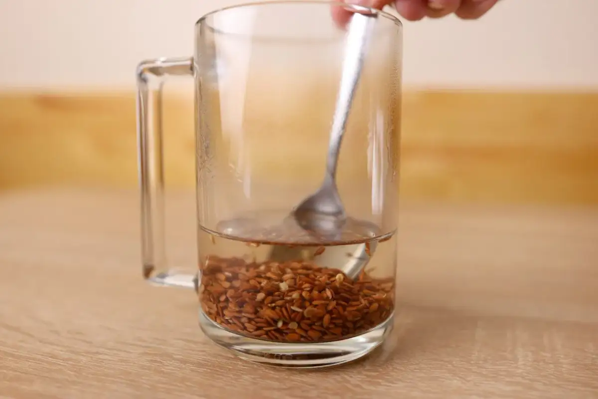 Siemię lniane na odchudzanie: Jak działa i jak je stosować?