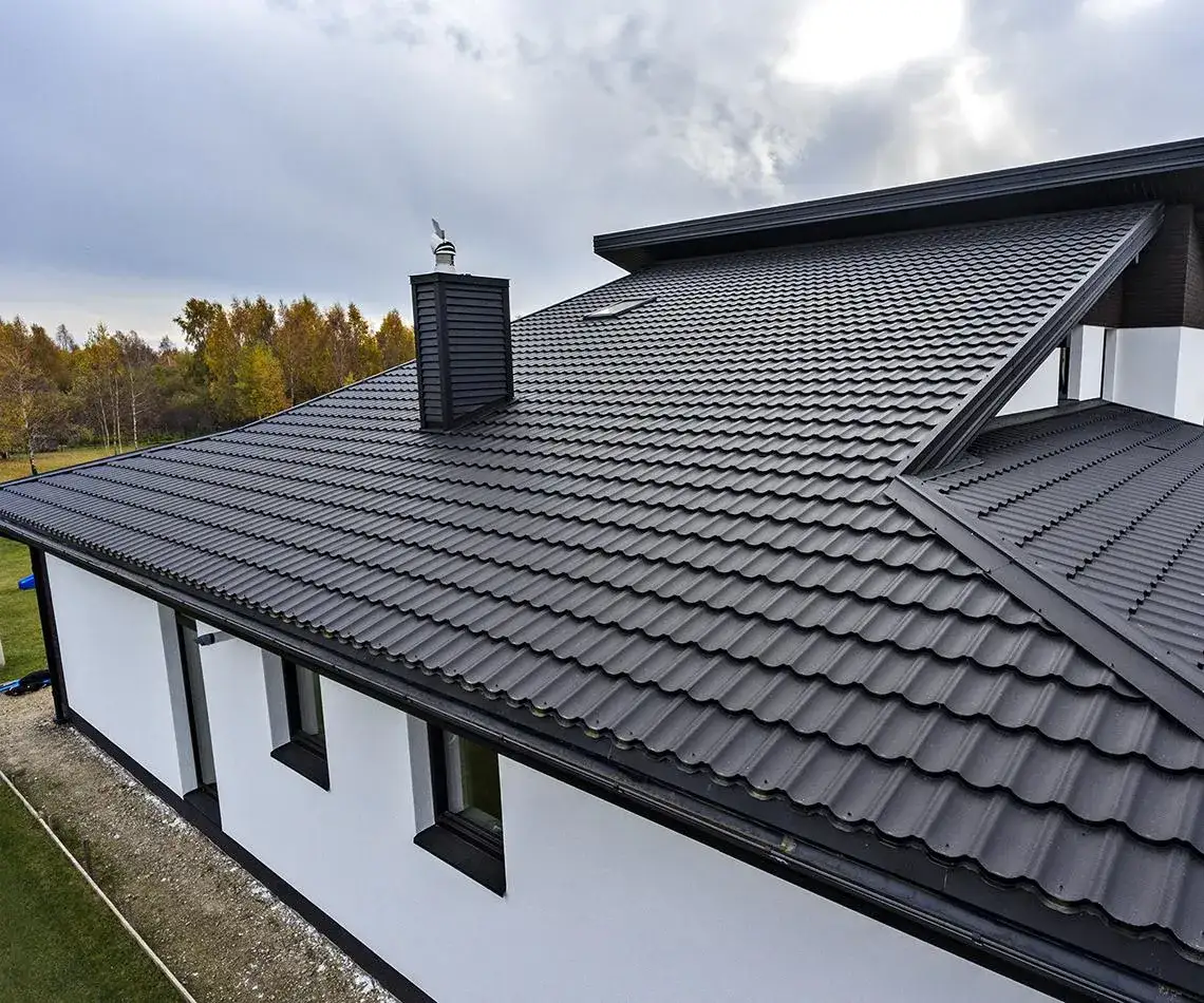 Jaka grubość blachy na dach? Wybierz mądrze, uniknij kosztów napraw