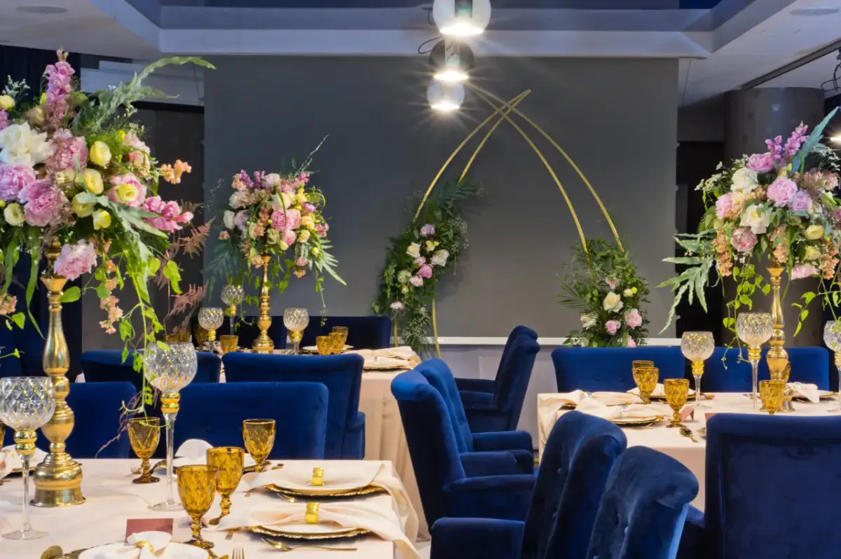 Jak usadzić gości na weselu, aby uniknąć konfliktów i stworzyć harmonię