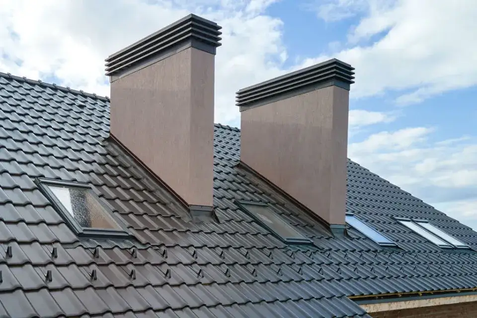 Jaką podbitkę wybrać do dachówki antracytowej? Poznaj najlepsze opcje!