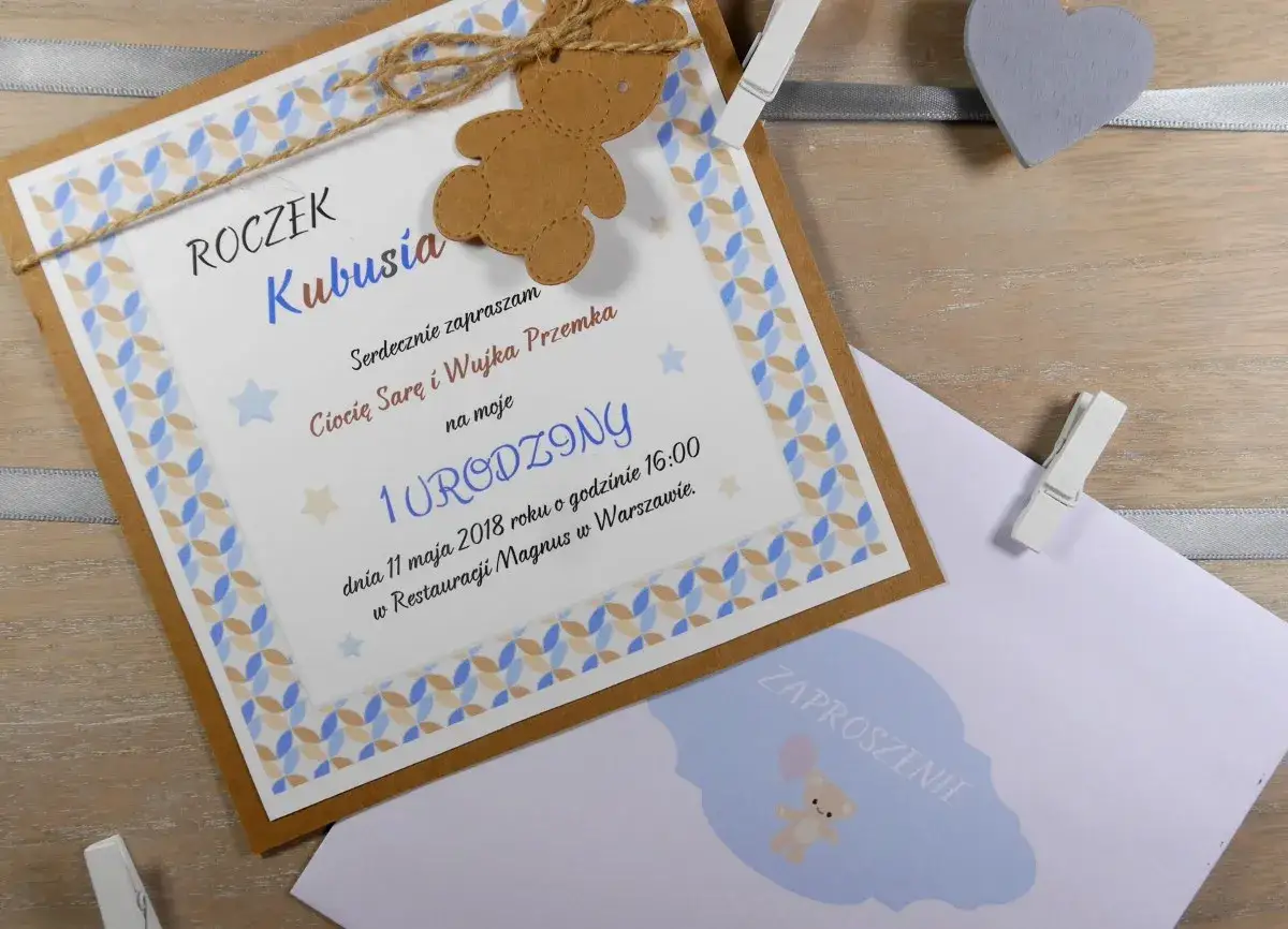 Jak wypisać zaproszenie z dzieckiem, aby uniknąć niezręczności?