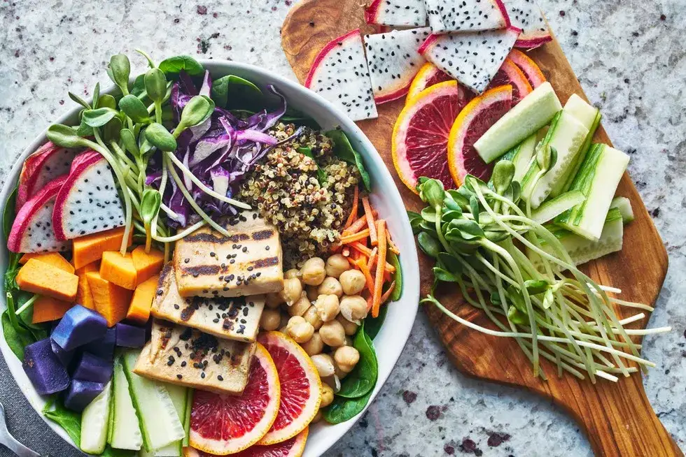 Co jeść na diecie wegańskiej? Praktyczne pomysły na posiłki