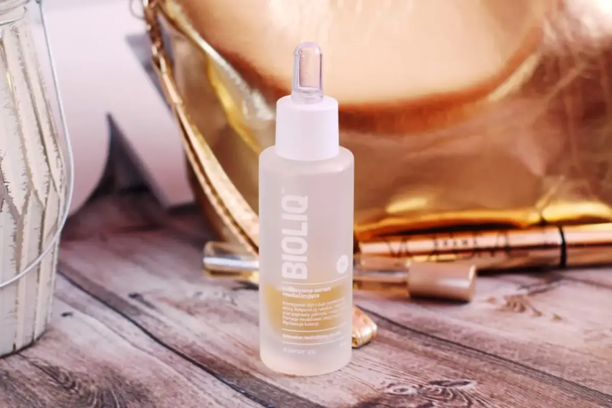 Bioliq Pro intensywne serum rewitalizujące do twarzy - skuteczne działanie na zmarszczki