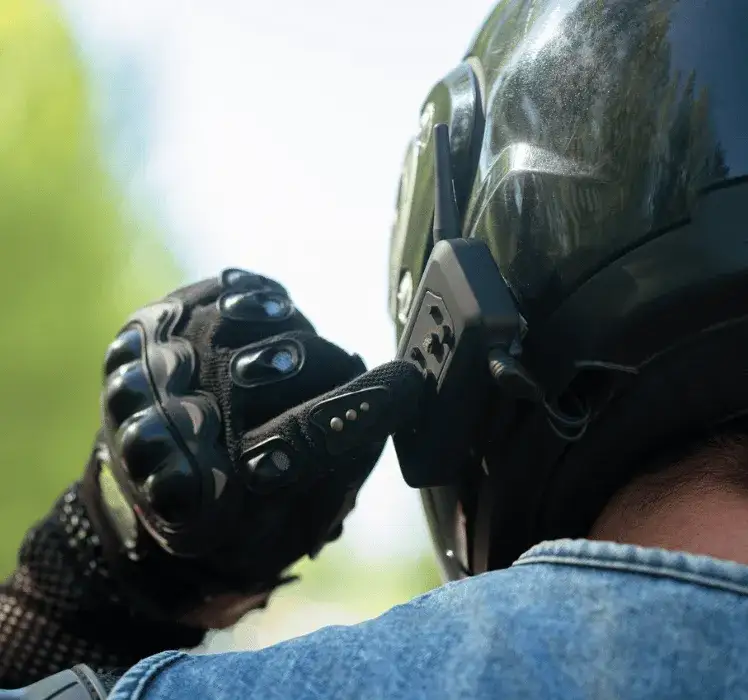 Interkom motocyklowy: Jak wybrać idealny? Cardo, Sena, Mesh, Bluetooth