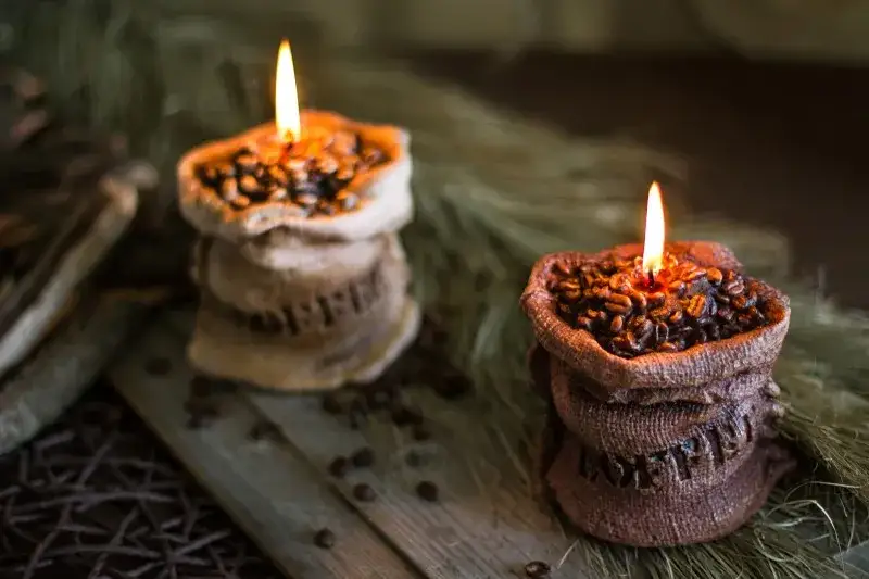 Jak ozdobić świeczkę kawą i stworzyć unikalny aromat w domu