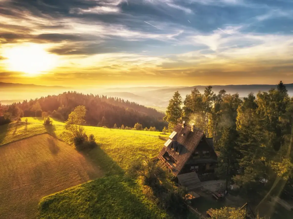 Bacówka na Maciejowej – historia, atrakcje i aktualności schroniska