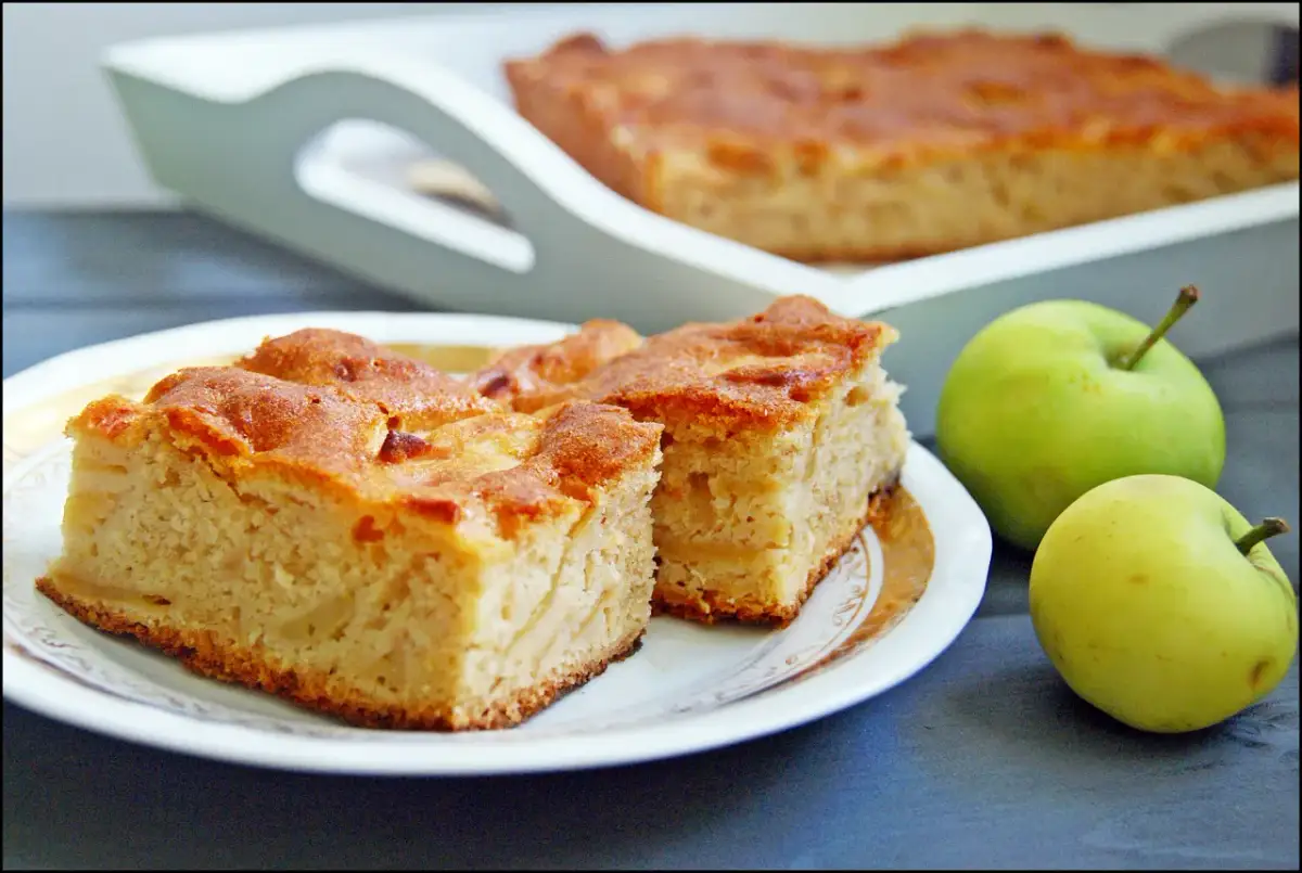Przepis na ciasto z papierówkami, które zachwyci Twoich gości