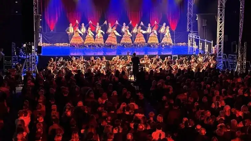 Ile trwa koncert Mazowsza? Zaskakujące różnice w czasie trwania!