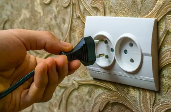 Jak podłączyć gniazdko podwójne? Poradnik krok po kroku