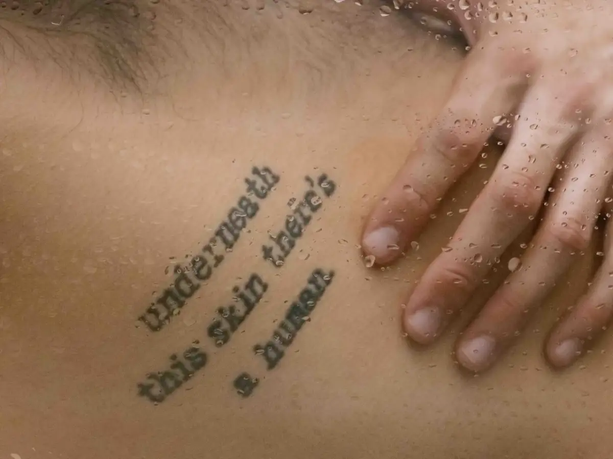 Jaki cytat na tatuaż – wybierz coś, co naprawdę ma znaczenie