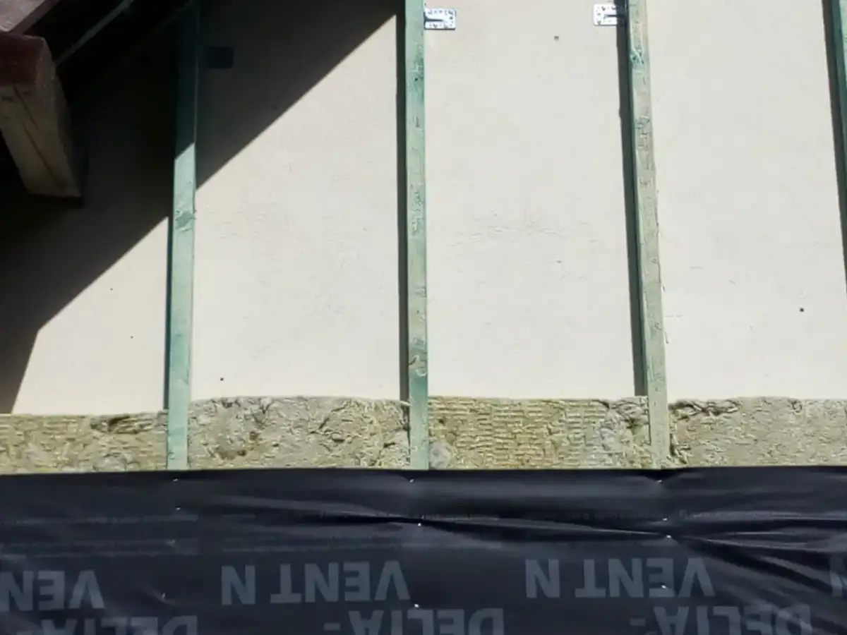 Jaka wełna na elewacje? Odkryj najlepsze opcje izolacji budynków