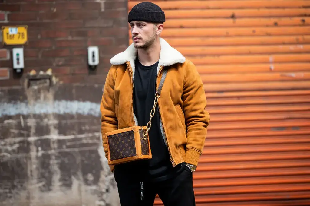 Jak nosić czapkę beanie? Niezawodne sposoby na modny wygląd tej zimy