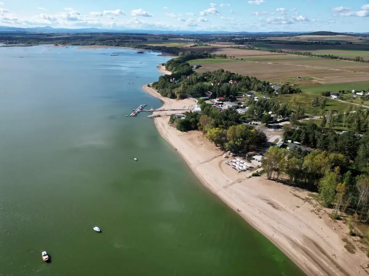 Jezioro Mietkowskie - idealne miejsce na relaks i przygodę w naturze