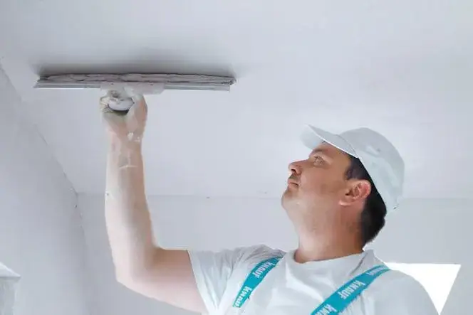 Czym szpachlować tynki gipsowe, aby uniknąć błędów i uzyskać idealny efekt