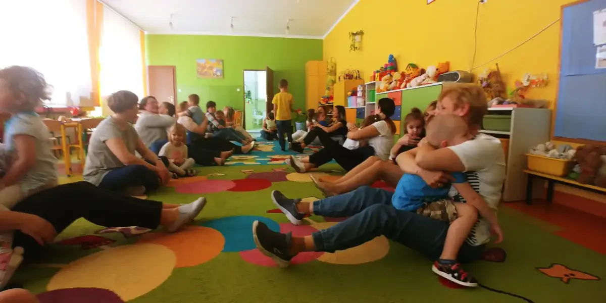 Zajęcia integracyjne dla dzieci i rodziców – jak budować więzi i rozwijać emocje