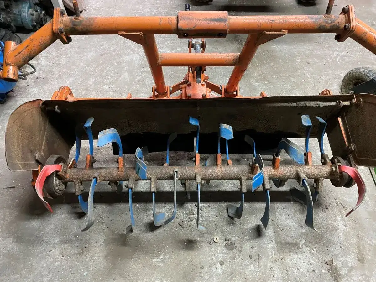 Ile noży powinna mieć glebogryzarka? Poznaj najlepsze konfiguracje