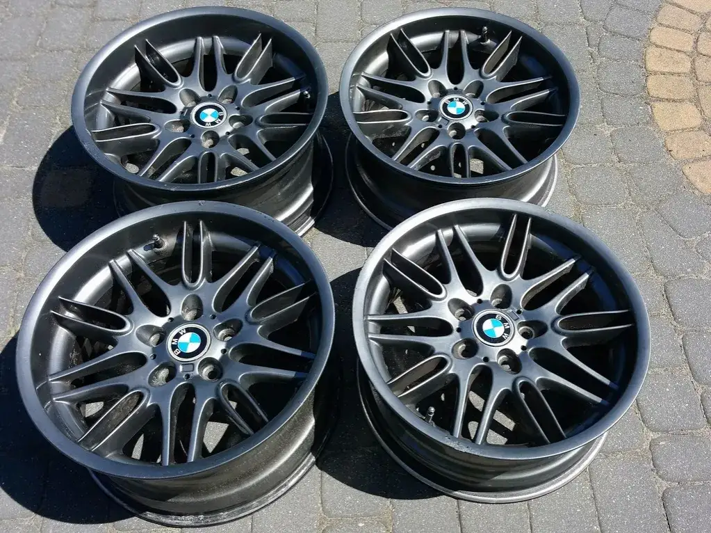 Jakie felgi do BMW E39 wybrać, aby uniknąć błędów i poprawić styl jazdy?