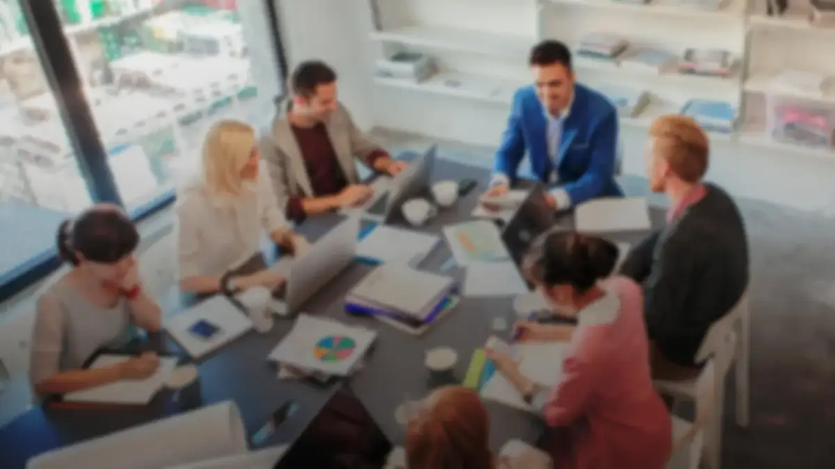 Czy w zaproszeniu są akapity? Odkryj, jak poprawić ich czytelność