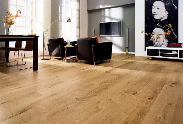 Wykładzina jak panele – czy to lepsza alternatywa? Zalety, wady i porady wyboru