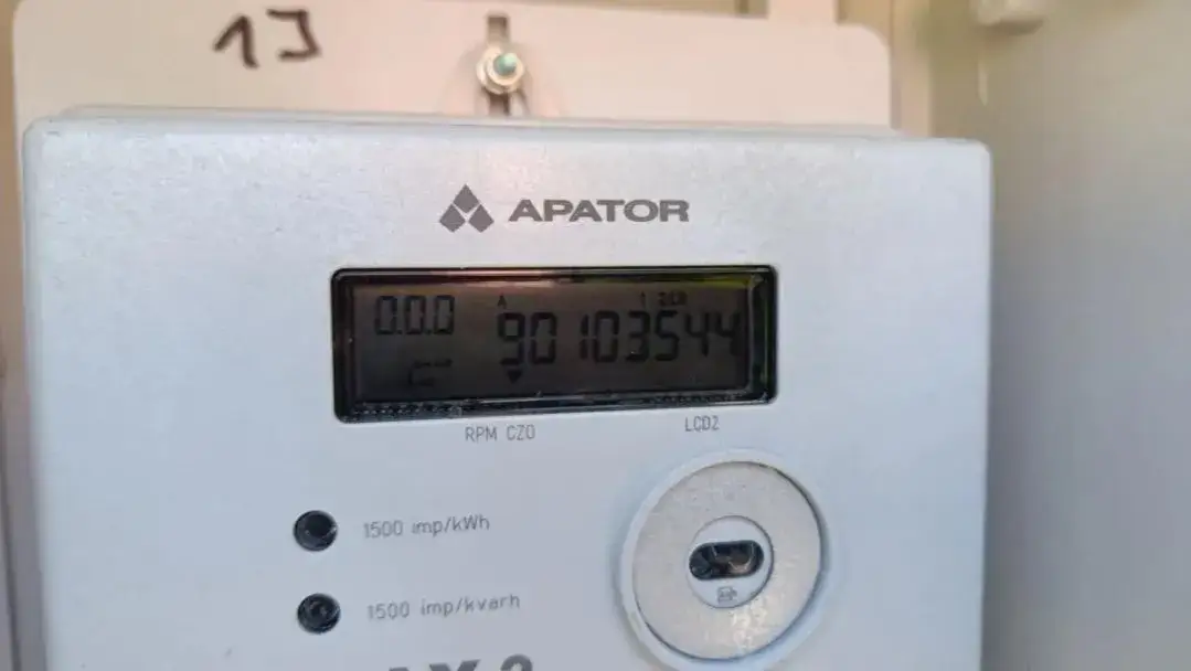 Jak odczytać licznik prądu fotowoltaika? Poznaj kluczowe informacje i porady