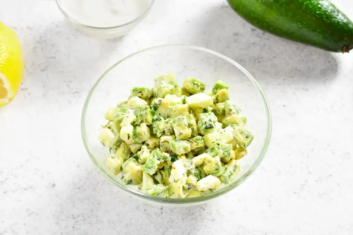 Jak zrobić sałatkę z awokado, która zachwyci Twoje podniebienie