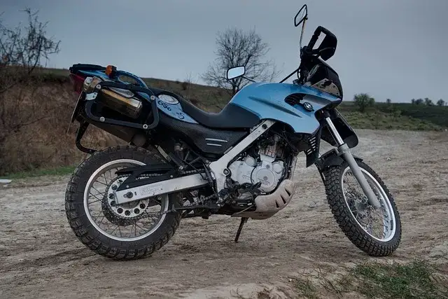 Ile kosztuje rejestracja motoroweru? Sprawdź, co musisz wiedzieć