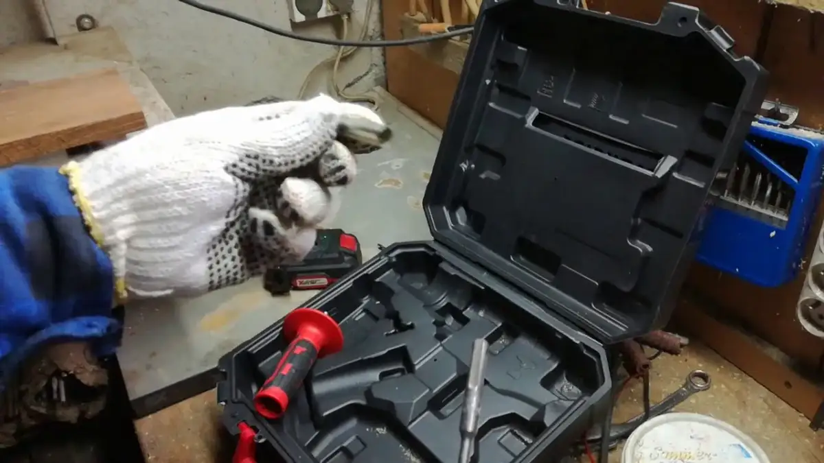 Czy wiertło SDS pasuje do zwykłej wiertarki? Ważne różnice