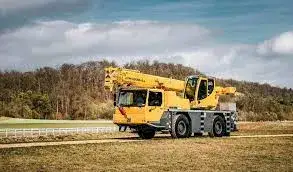 Co to są dźwigi samojezdne i jakie mają zastosowanie?