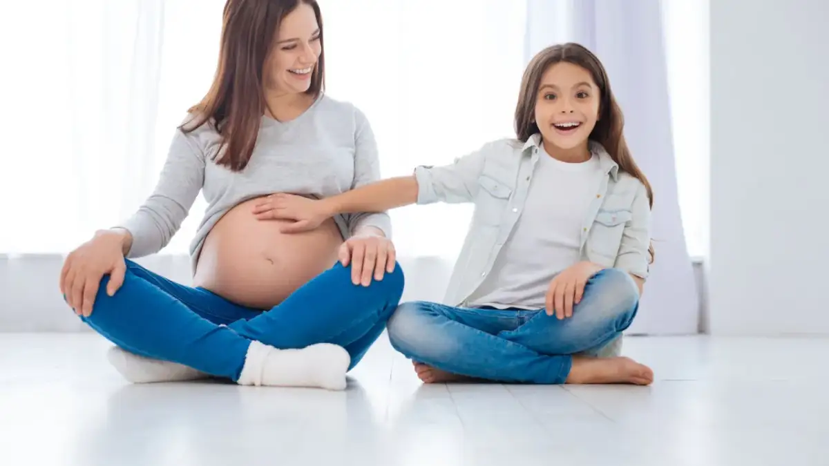 Jak czuć ruchy dziecka w ciąży i kiedy zacząć się niepokoić? Praktyczne porady