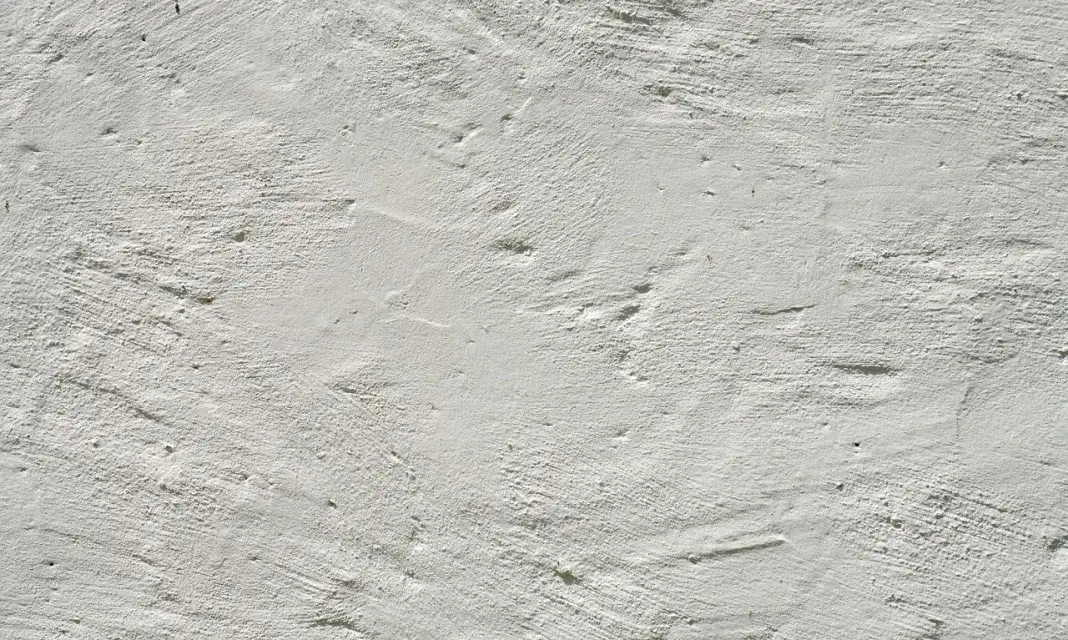 Jak czyścić tynk japoński skutecznie i bez uszkodzeń powierzchni