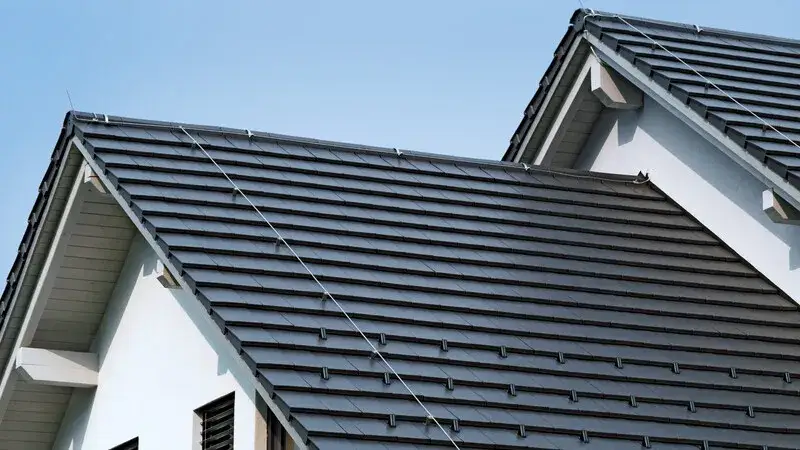 Dachówka płaska ceramiczna czy betonowa - co wybrać dla swojego dachu?