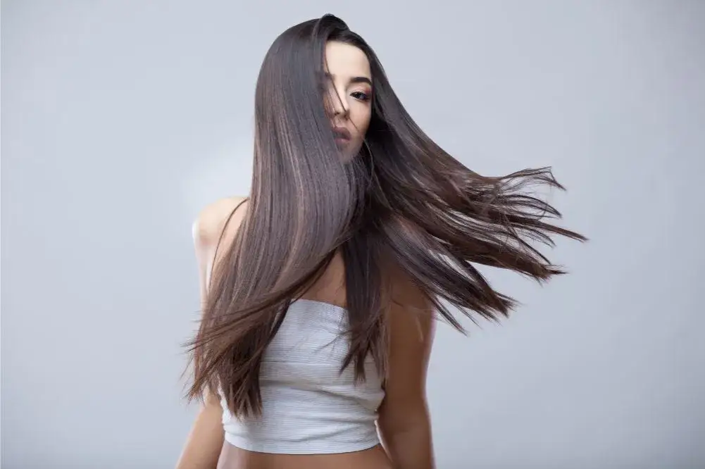 Jedwab do włosów co daje? Odkryj jego niesamowite korzyści dla fryzury