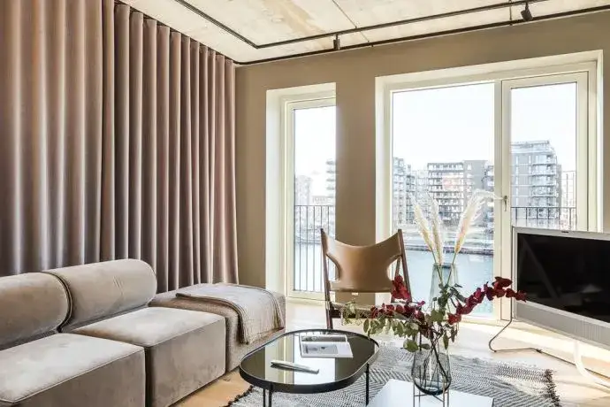 Jak oświetlić salon, aby stworzyć przytulną i elegancką przestrzeń