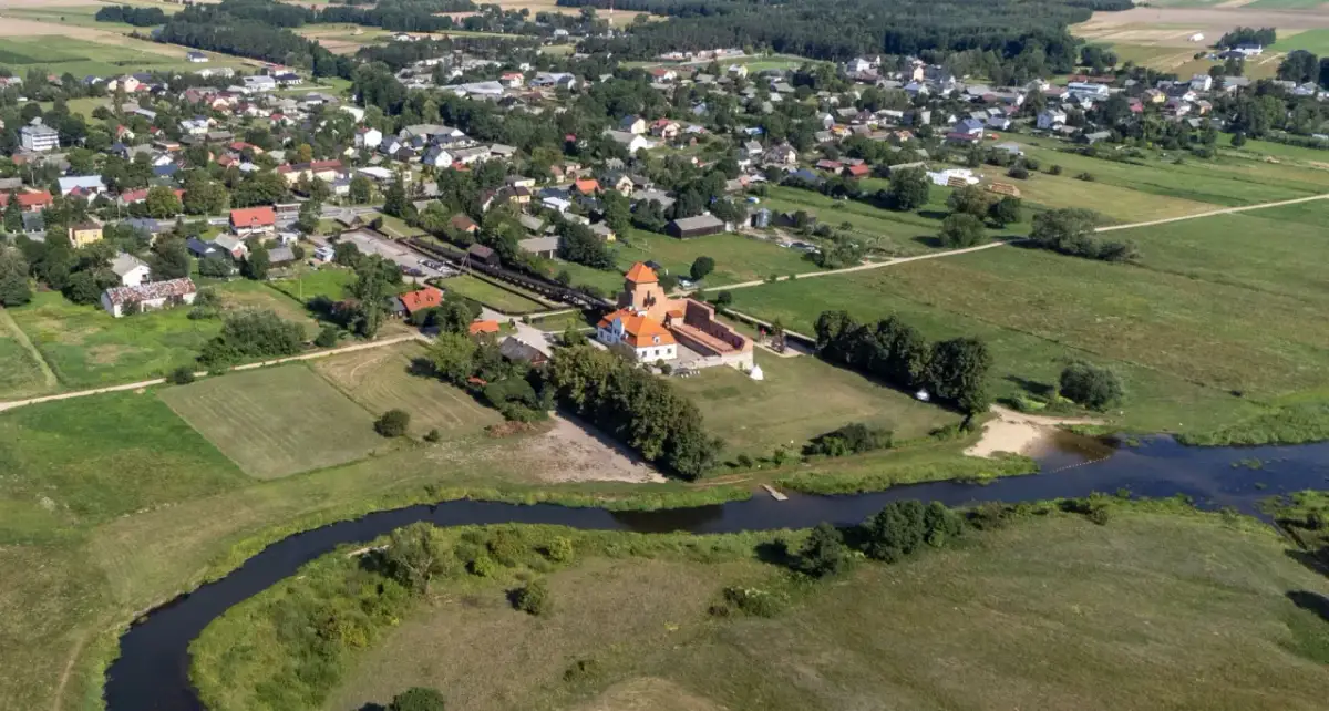 Muzeum Zbrojownia na Zamku w Liwie - historia, wystawy i praktyczne informacje