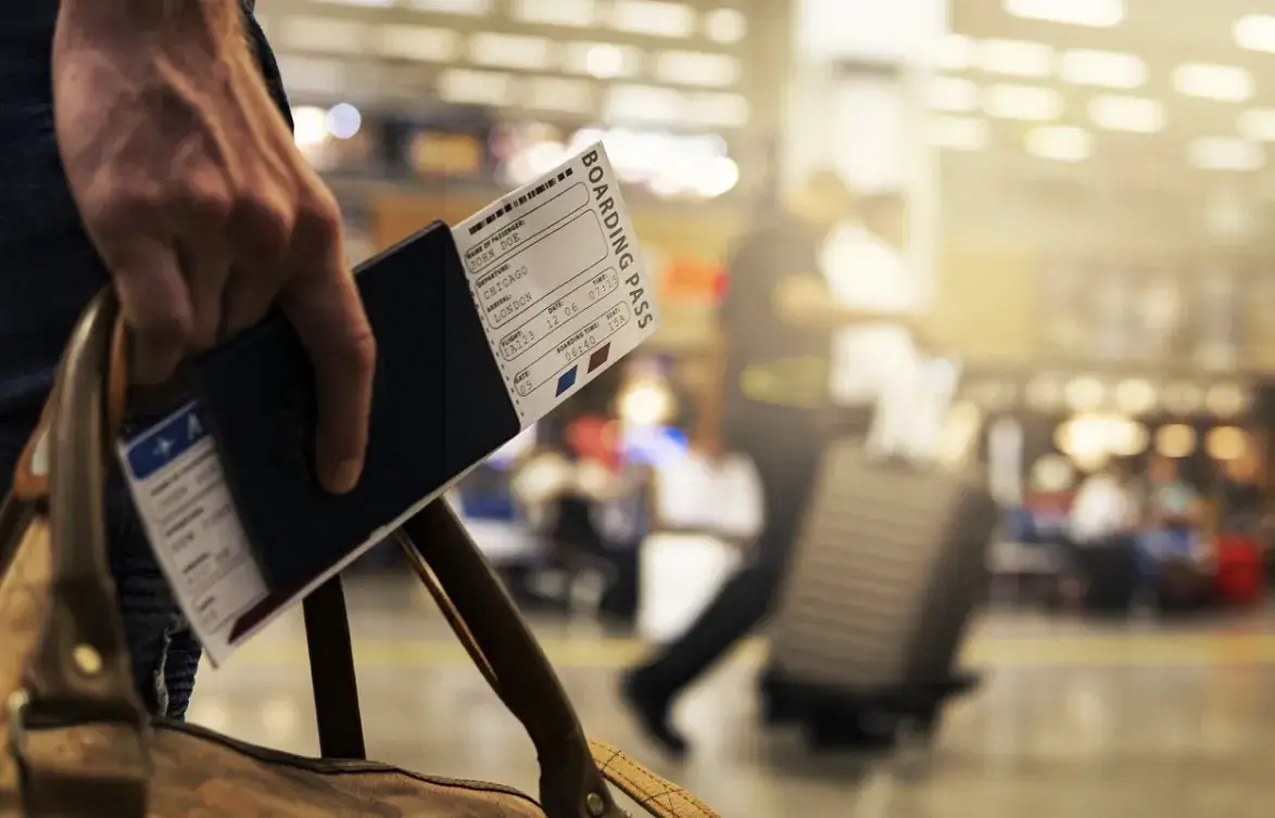 Co robić podczas lotu? Pomysły, które uratują każdą podróż