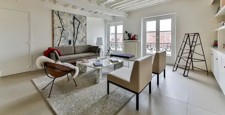 Czy meble w salonie muszą być takie same? Zasady różnorodności i harmonii