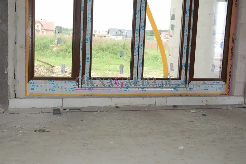 Czym podmurować okna, aby uniknąć problemów z izolacją i stabilnością?