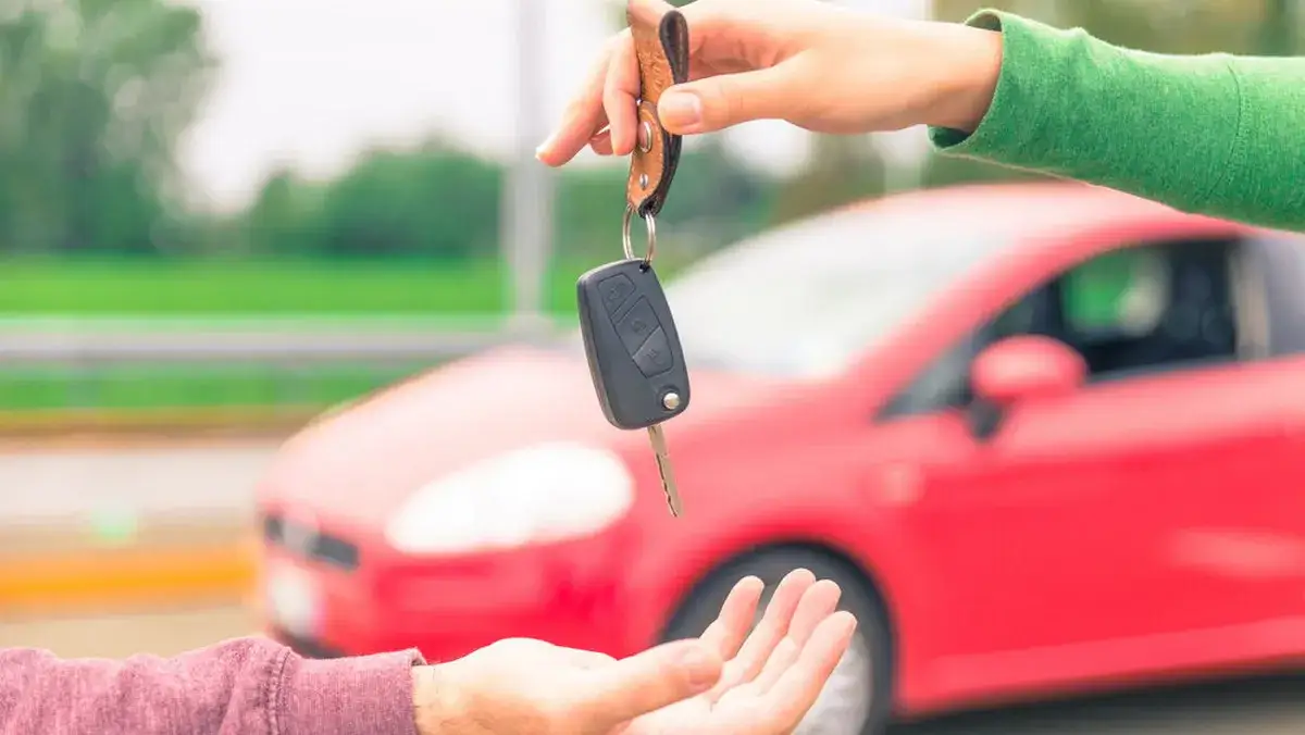 Jak sprzedać samochód szybko i bezpiecznie – uniknij błędów i oszustw
