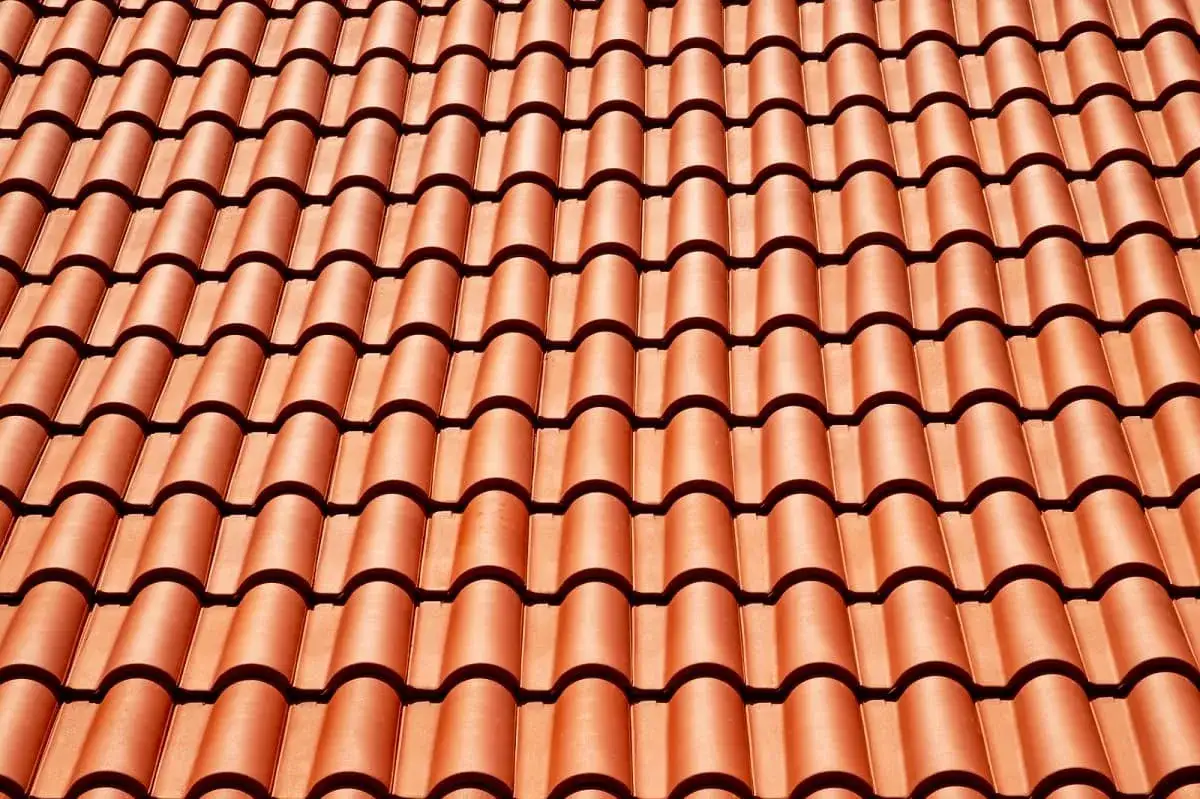 Co to znaczy, że dachówka jest angobowana i dlaczego warto ją wybrać?