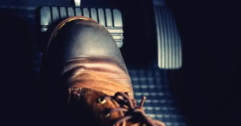 Pompa sprzęgła gdzie jest – jak uniknąć kosztownych napraw?