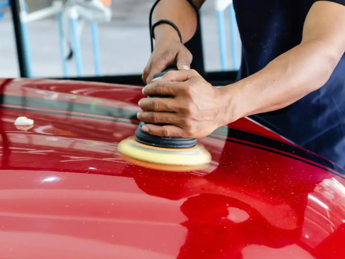 Jak naprawić zarysowany zderzak - proste kroki, które musisz znać