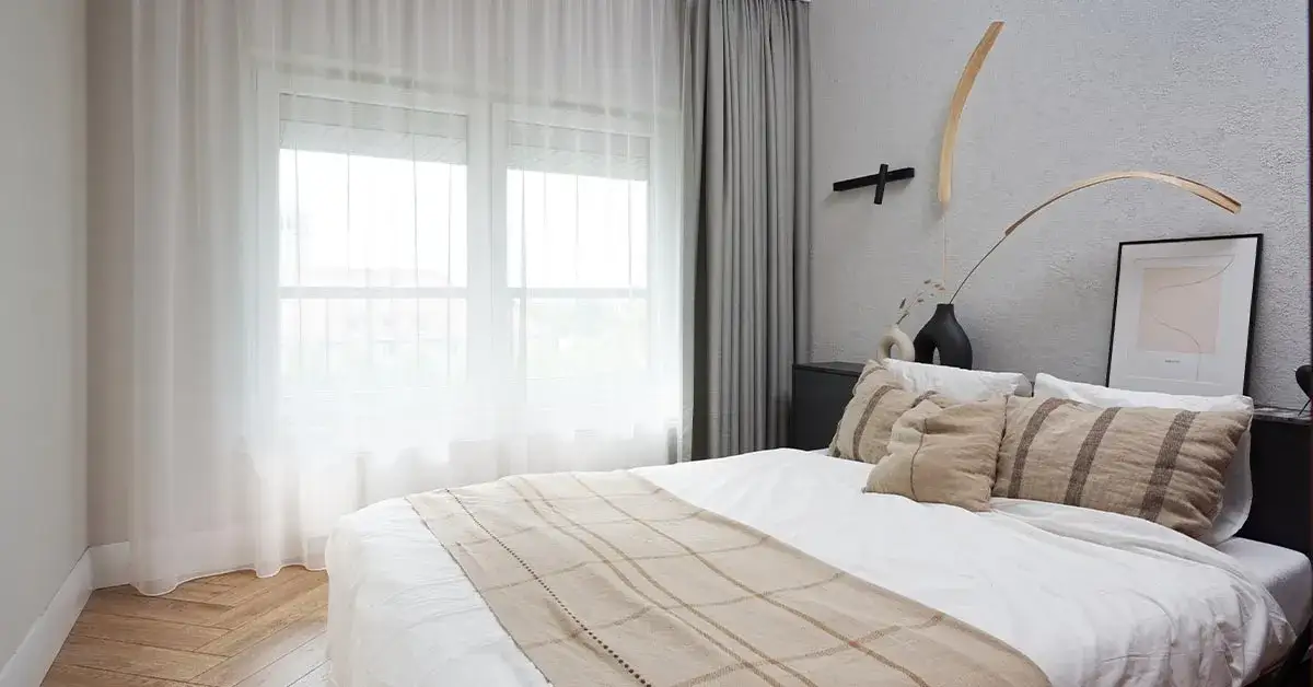 Jakie firanki do sypialni wybrać, aby stworzyć przytulny klimat?