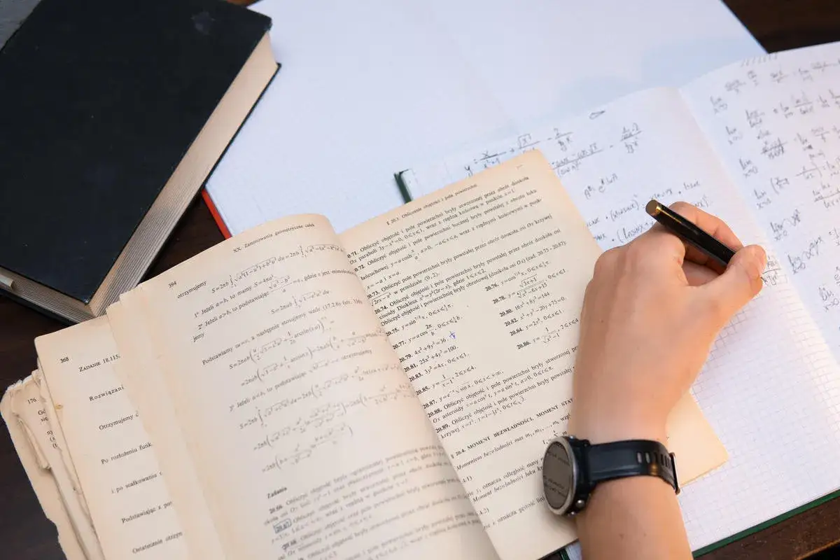 Jak nauczyć się na sprawdzian w godzinę i uniknąć stresu